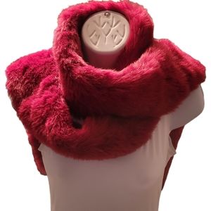 Ben Berger Luxury Collection Womens Burgandy Faux Fur Scarf